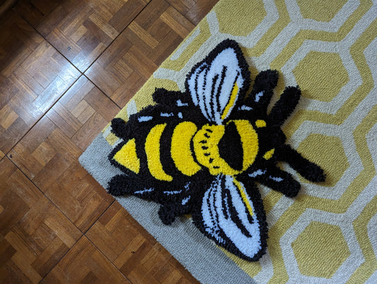 Little Bee Hand-tufted Rug